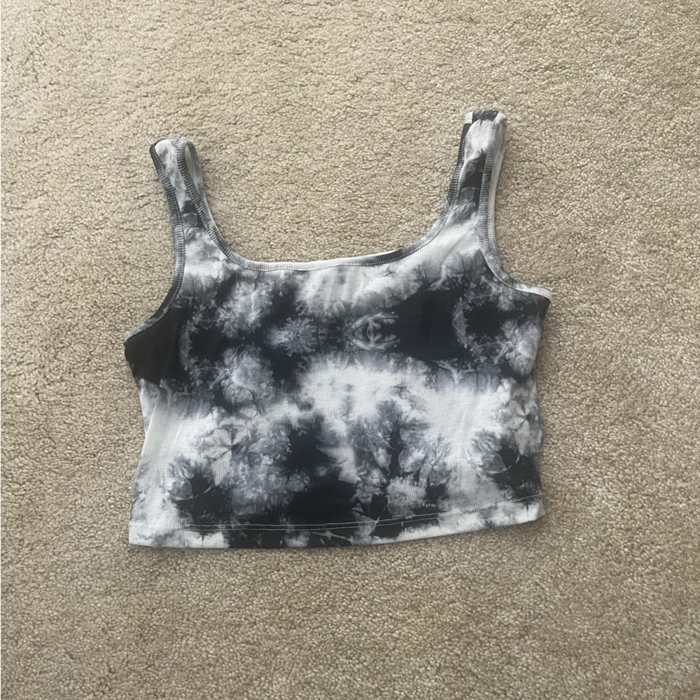 Black and white tye dye crop top